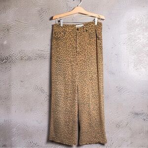 FAR OUT HIGH WAIST WIDE LEG
JEAN WILDCAT  Leopard Print SZ 30